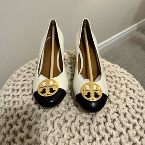 BRAND NEW Tory Burch cap toe heels